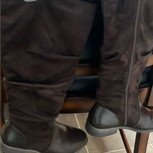 Women's Rouge  Brown Knee-High Boots size 7.5
